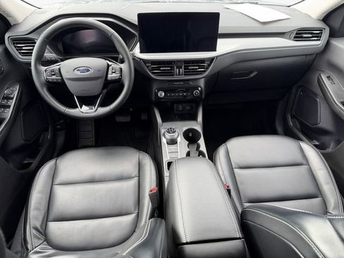 Used 2024 Ford Escape Platinum image 10