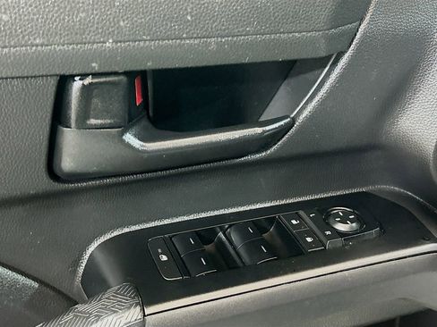 Used 2025 Toyota Tacoma SR image 15