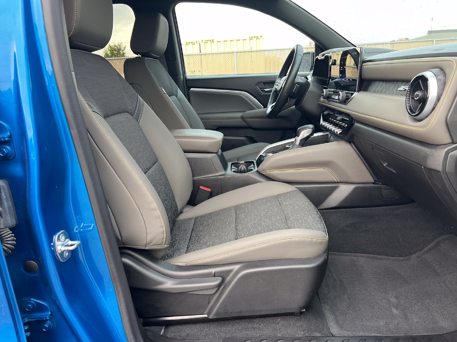 Used 2024 Chevrolet Colorado ZR2 AWD/4WD image 32