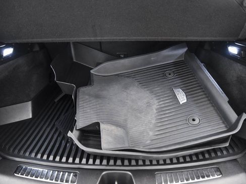 Used 2019 Cadillac XT4 Premium Luxury image 13