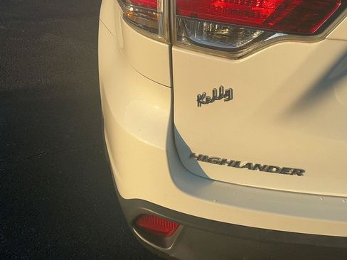 Used 2015 Toyota Highlander XLE AWD/4WD image 36