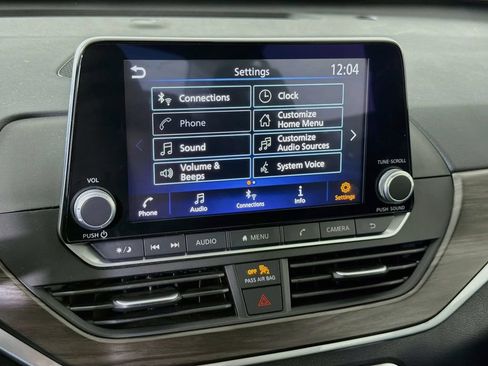 Used 2025 Nissan Altima 2.5 SV FWD image 33