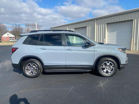 Used 2023 Honda Passport TrailSport image 4