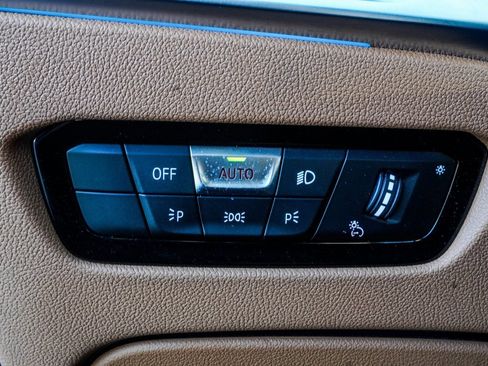 Used 2022 BMW i4 eDrive40 image 23