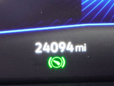 Used 2023 Volkswagen Tiguan SE image 8