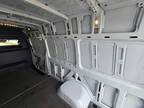Used 2022 Mercedes-Benz Sprinter 3500 w/ Parking Package image 15