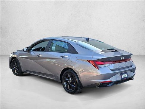Used 2023 Hyundai Elantra SEL FWD image 8