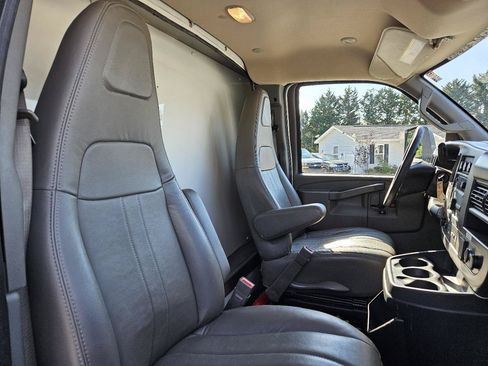 Used 2022 GMC Savana 3500 Extended w/ Power Convenience Package RWD image 48