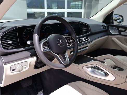 Used 2020 Mercedes-Benz GLS 450 4MATIC image 13
