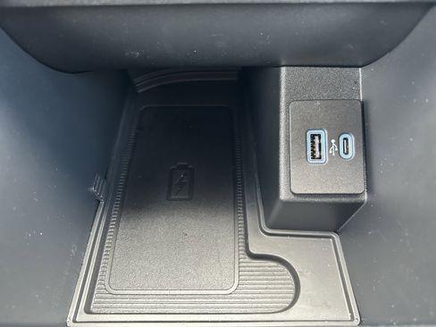 Used 2024 Ford Edge Titanium image 33