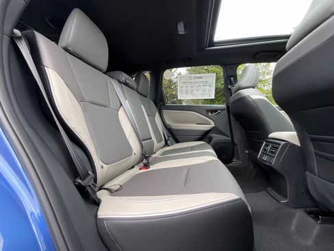 Used 2025 Subaru Forester Limited AWD/4WD image 15