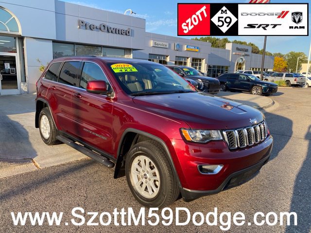 Used 2019 Jeep Grand Cherokee Laredo AWD/4WD image 1