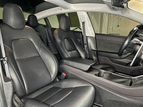 Used 2019 Tesla Model 3 Standard Range image 13