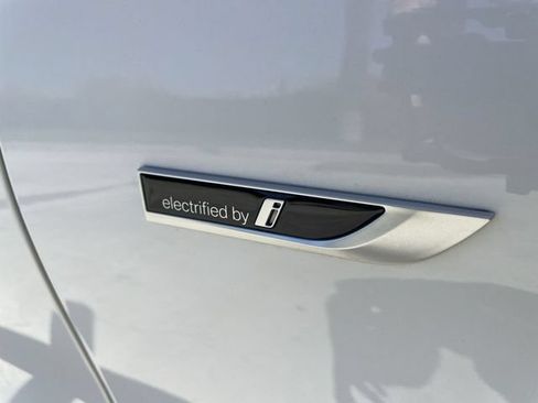 Used 2023 BMW 330e RWD image 33