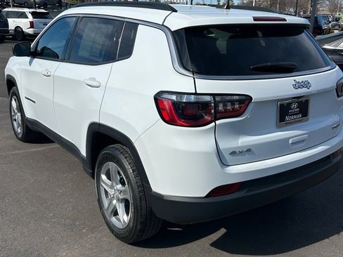 Used 2024 Jeep Compass Latitude image 6