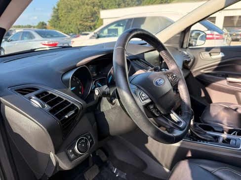 Used 2017 Ford Escape Titanium w/ Equipment Group 301A AWD/4WD image 17