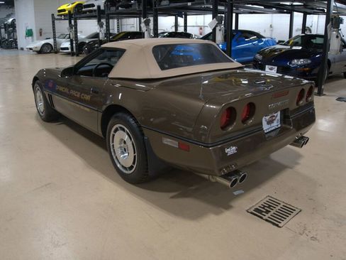 Used 1986 Chevrolet Corvette Convertible image 3