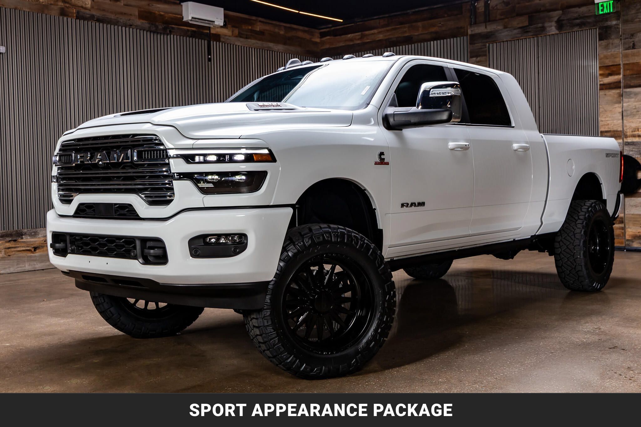 Used 2025 RAM 2500 Laramie AWD/4WD image 5