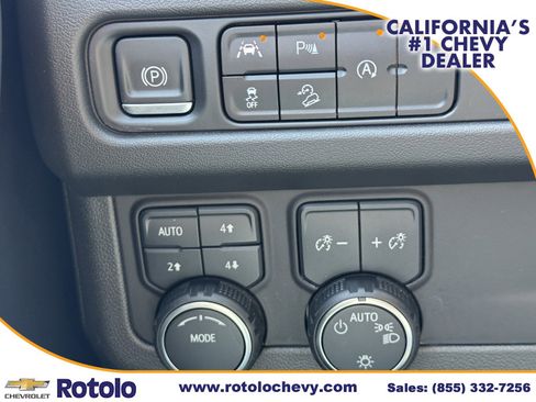 Used 2023 Chevrolet Suburban Premier AWD/4WD image 27