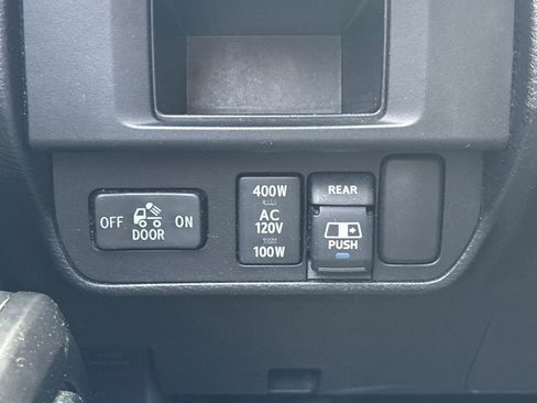 Used 2017 Toyota Tacoma TRD Off-Road w/ Tow Package (A/T) image 23