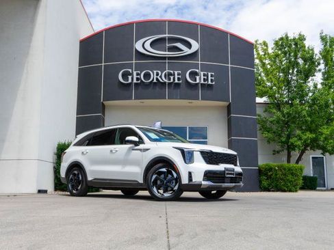 Certified 2025 Kia Sorento EX AWD/4WD image 1