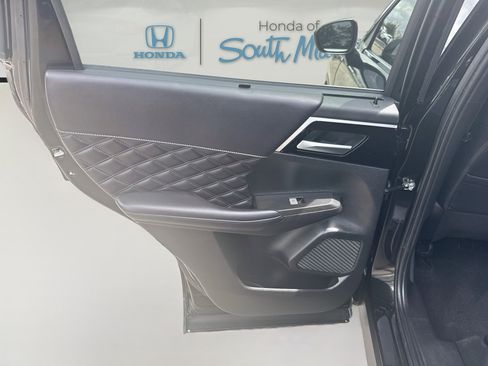 Used 2024 Mitsubishi Outlander SEL FWD image 26