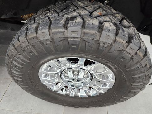 Used 2021 Ford F250 XLT w/ XLT Premium Package image 3