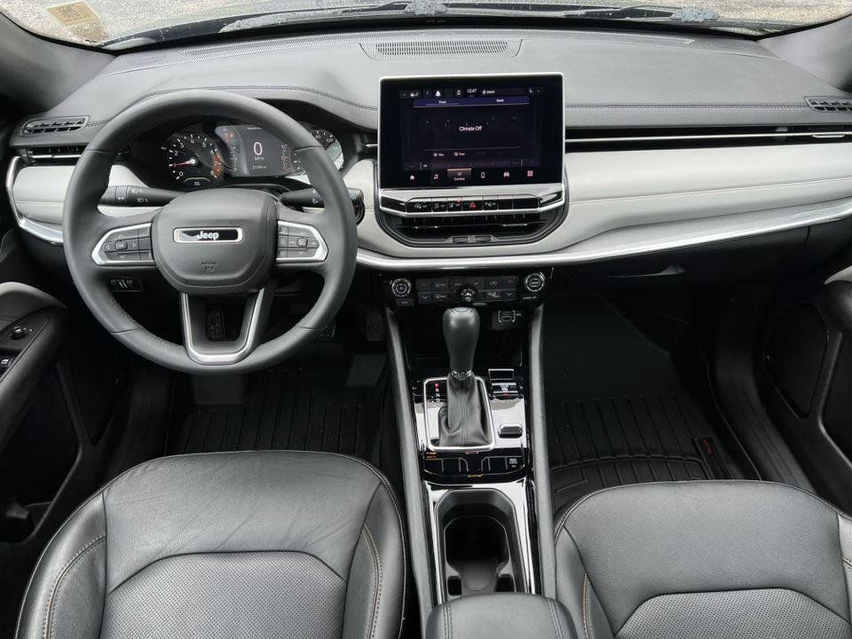 Used 2023 Jeep Compass Limited AWD/4WD image 2