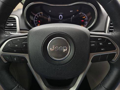 Used 2018 Jeep Grand Cherokee Limited RWD image 24