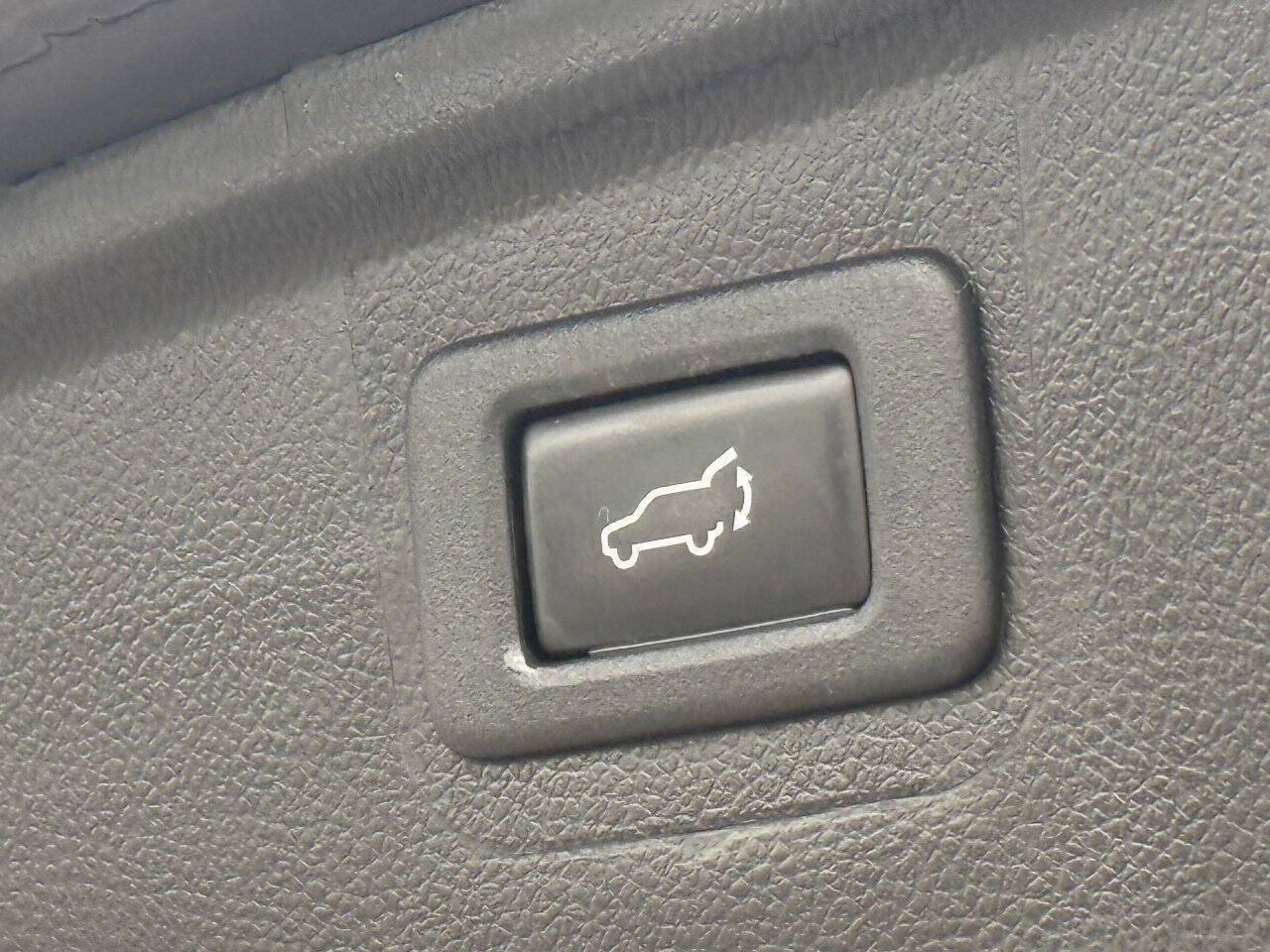 Used 2019 Subaru Outback 3.6R Touring w/ Popular Package #3A AWD/4WD image 20