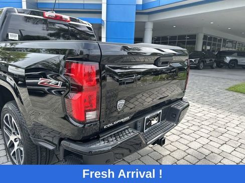 Used 2023 Chevrolet Colorado Z71 w/ Z71 Convenience Package 2 AWD/4WD image 12