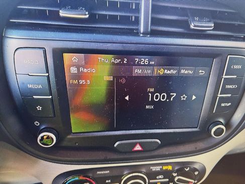 Used 2025 Kia Soul LX w/ LX Technology Package image 6