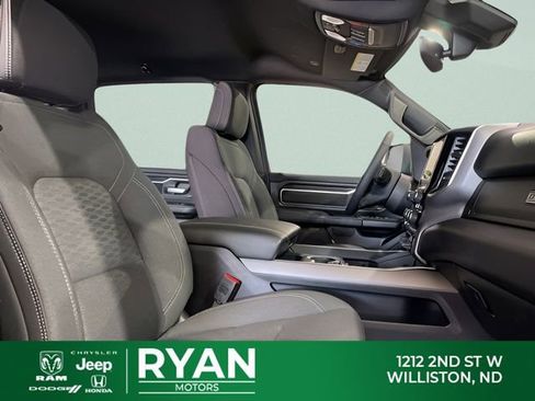 Used 2025 RAM 1500 Big Horn AWD/4WD image 16