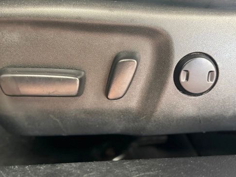 Used 2016 Toyota Camry SE image 18