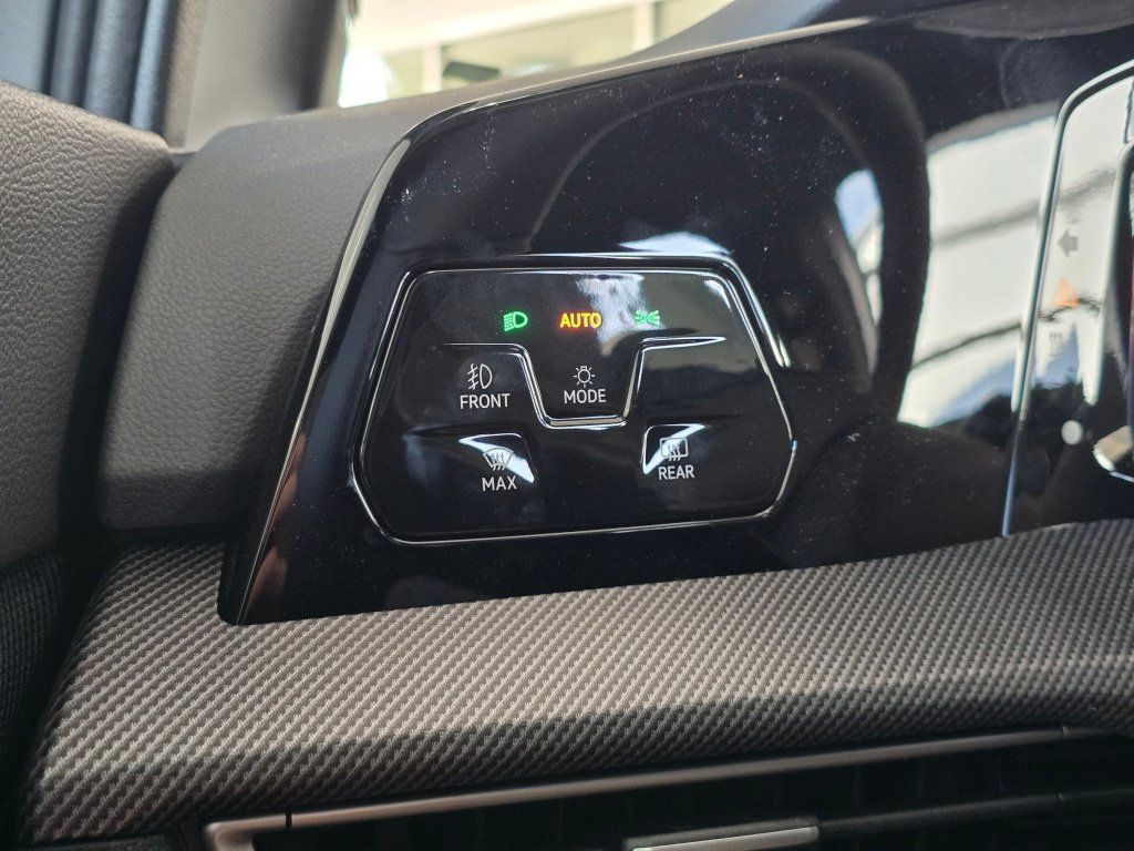 New 2026 Volkswagen GTI SE FWD image 21