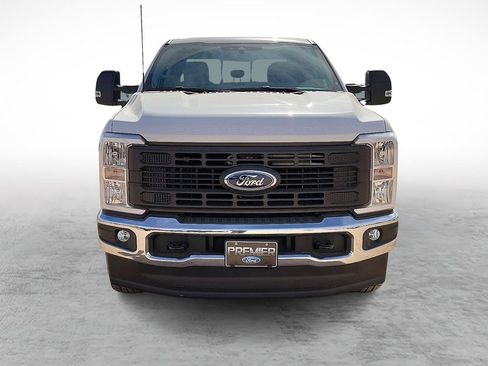 New 2026 Ford F250 XL w/ XL Chrome Package image 3