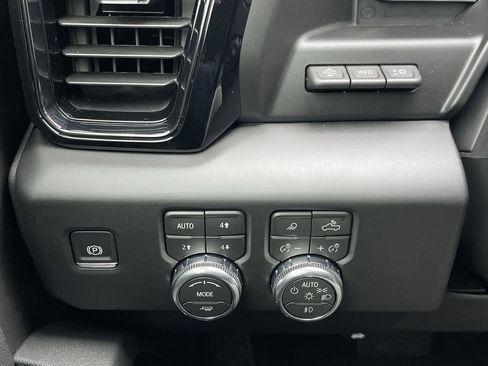 New 2026 GMC Sierra 1500 AT4 w/ Technology Package AWD/4WD image 18