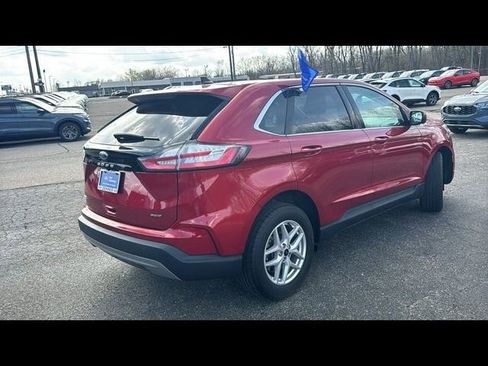 Certified 2023 Ford Edge SEL w/ Convenience Package AWD/4WD image 4
