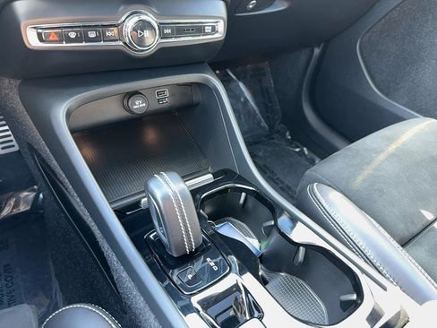 Used 2021 Volvo XC40 T5 R-Design w/ Protection Package image 20