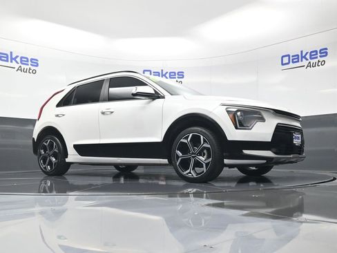 Certified 2023 Kia Niro EX Touring image 38