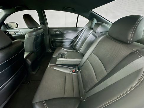 Used 2017 Honda Accord Sport image 25