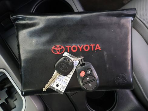 Used 2016 Toyota Sequoia Platinum RWD image 28