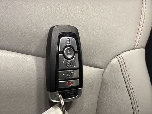 Used 2025 Ford Expedition Max Active AWD/4WD image 47