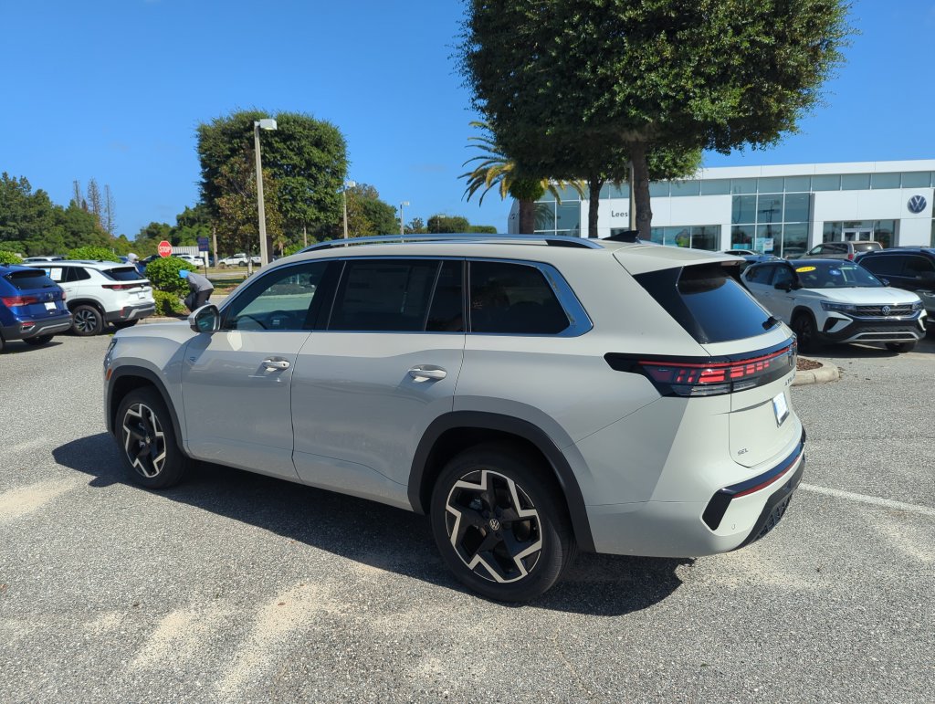 New 2027 Volkswagen Atlas SEL R-Line AWD/4WD image 9