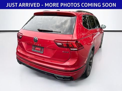Used 2024 Volkswagen Tiguan SE R-Line AWD/4WD image 8