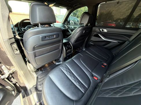 Used 2019 BMW X5 xDrive50i w/ M Sport Package AWD/4WD image 31