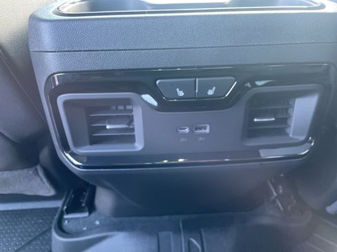 Used 2025 Chevrolet Silverado 1500 ZR2 w/ Technology Package image 54