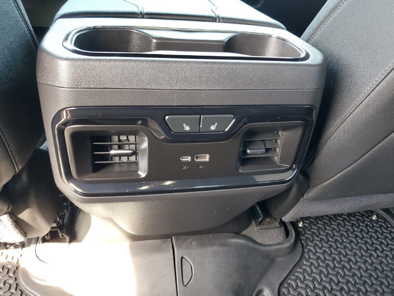 Used 2025 GMC Sierra 1500 AT4 w/ AT4 Premium Package AWD/4WD image 16