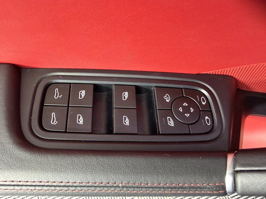 Certified 2023 Porsche Cayenne AWD/4WD image 20