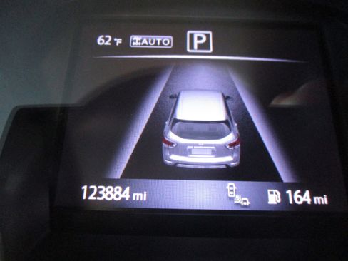 Used 2017 Nissan Pathfinder SL image 11